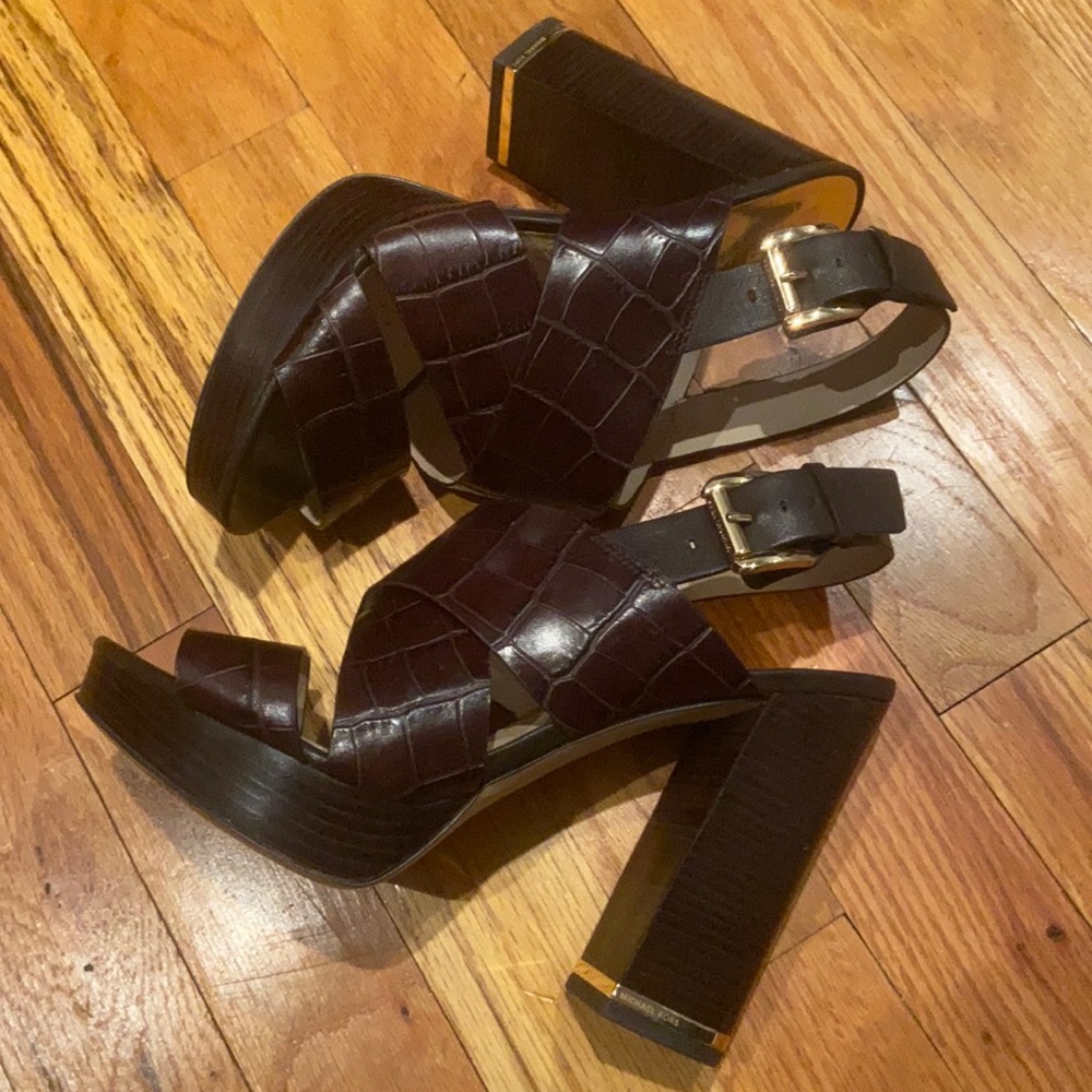 Like-New MICHAEL Michael Kors Leather Sandals - 7